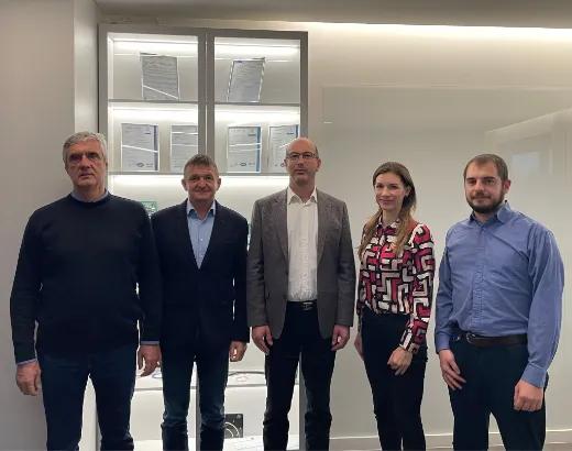 Strategische Zusammenarbeit mit der Neumann János Universität